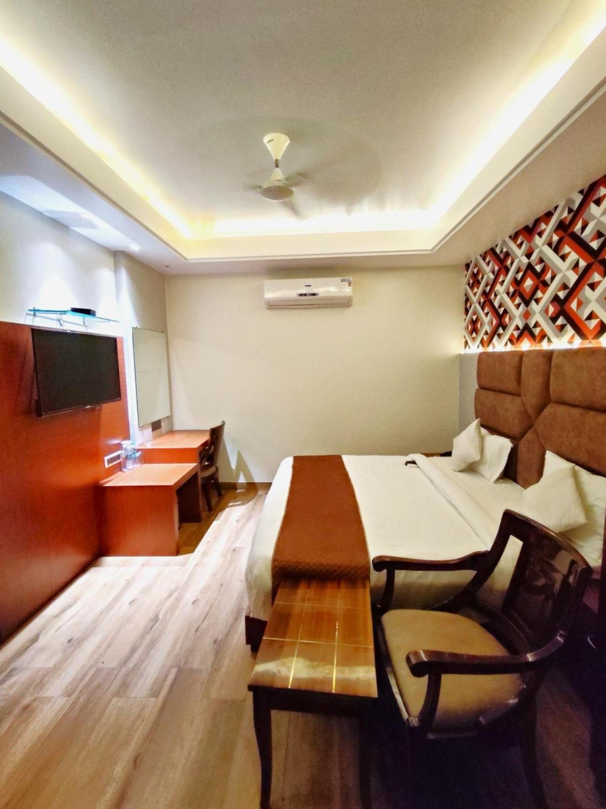 Hotel The Park View Allāhābād Junction 外观 照片