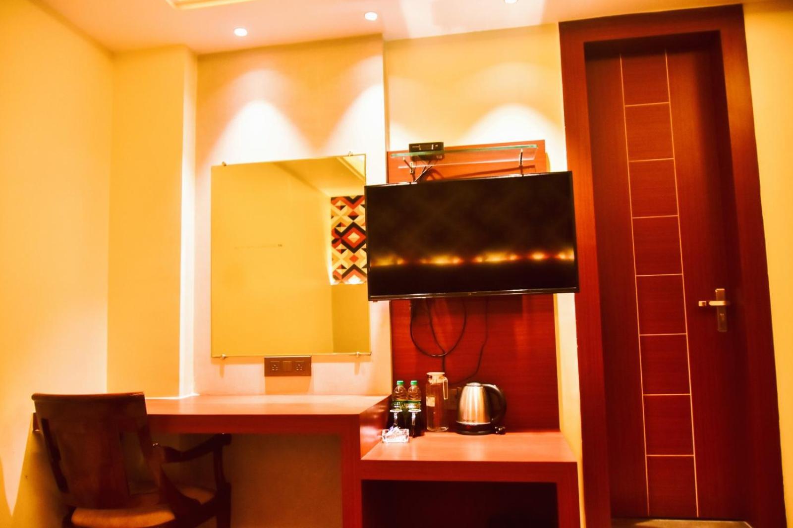 Hotel The Park View Allāhābād Junction 外观 照片